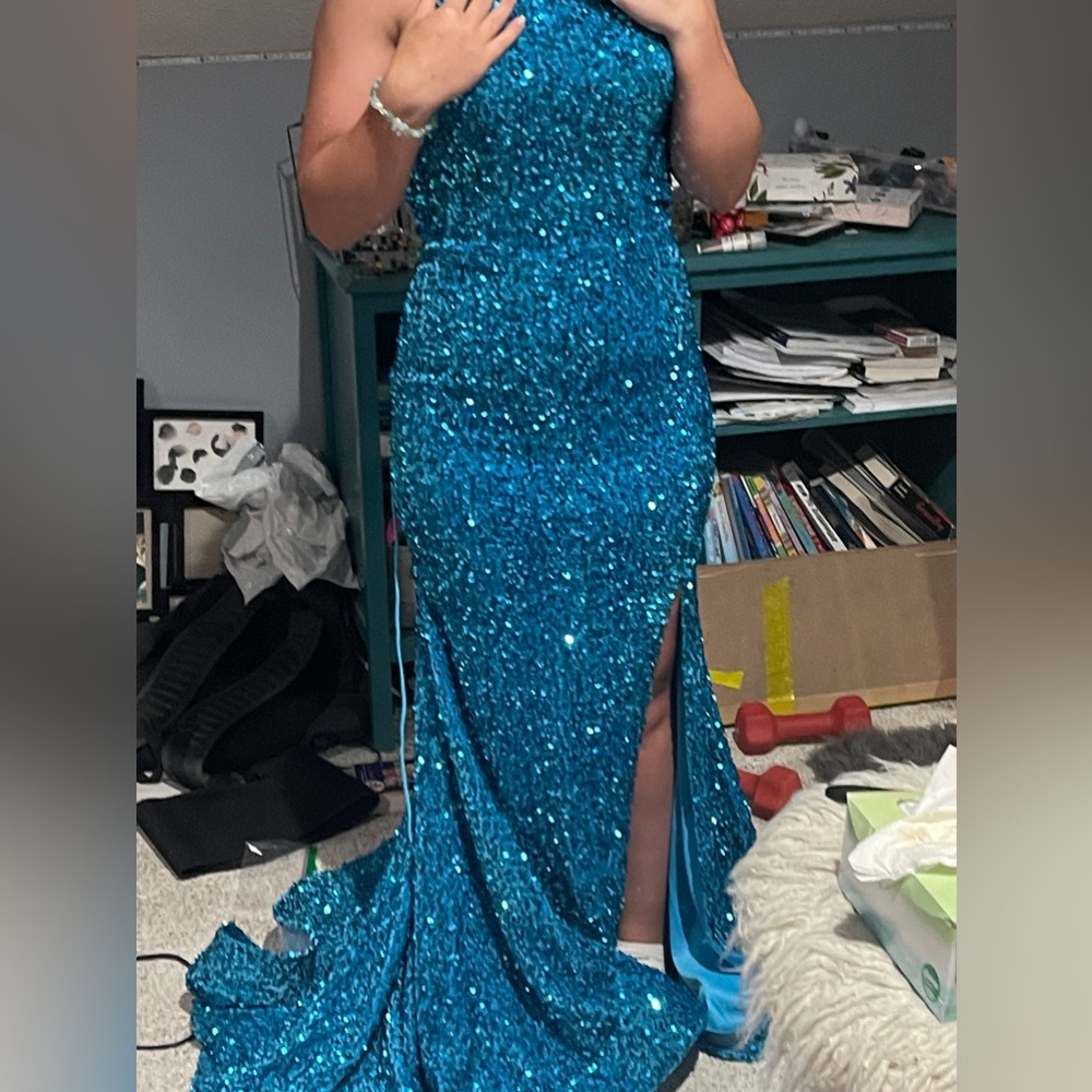 Prom/Evening/Black Tie Dress! Amarra size 6. - Picture 4 of 5